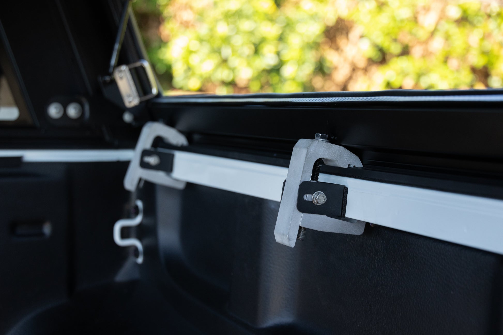 EasyCap Isuzu Dmax 2012+ - Strictly Outdoors