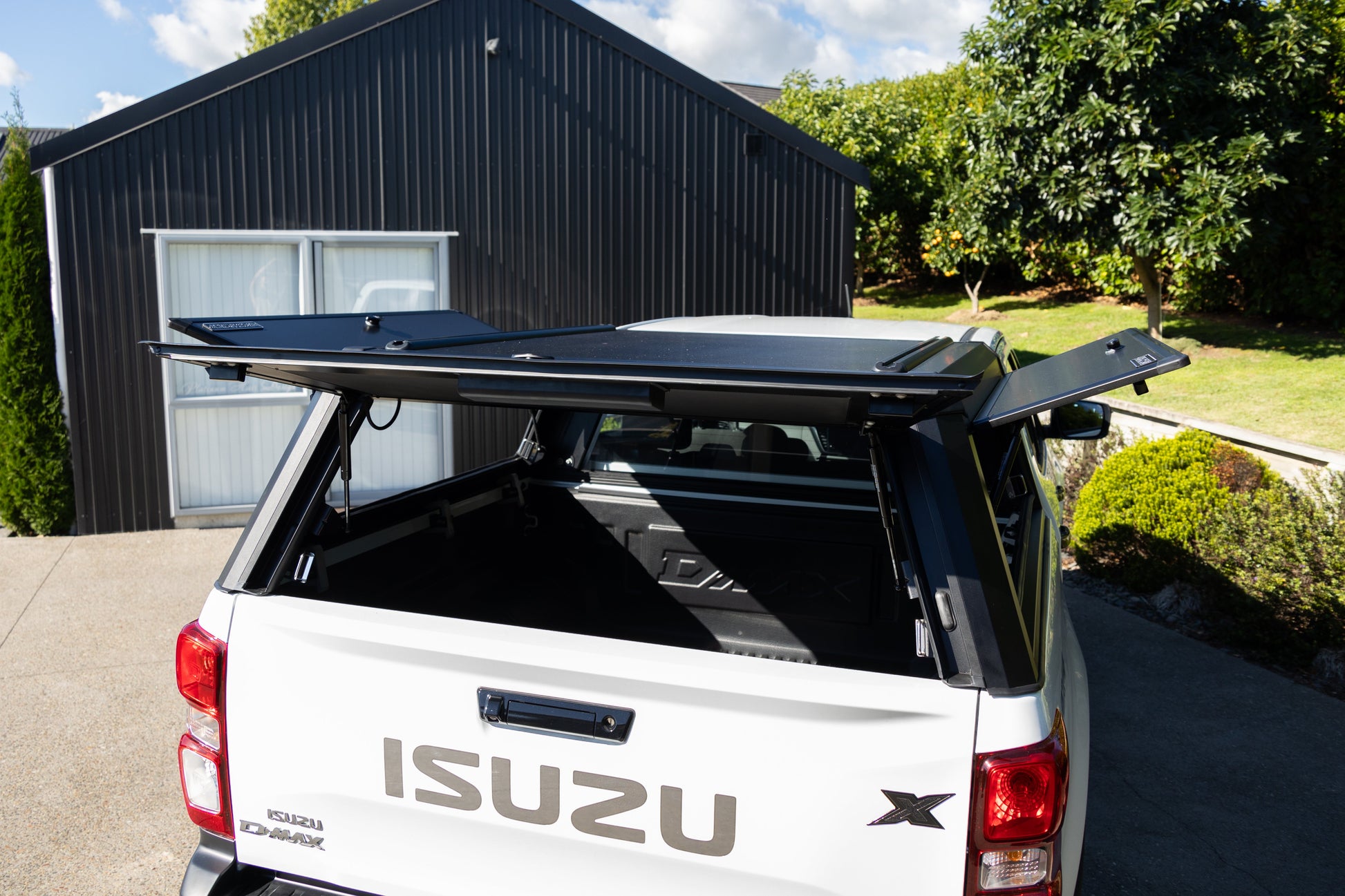 EasyCap Isuzu Dmax 2012+ - Strictly Outdoors