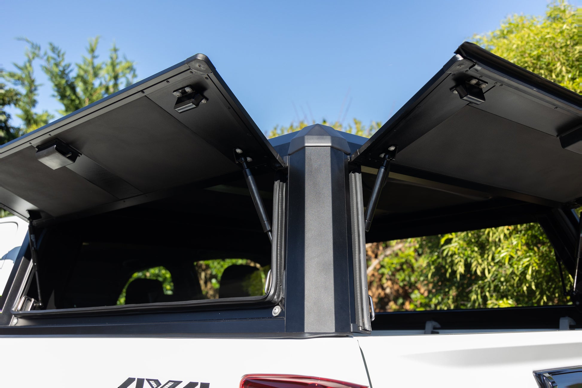 EasyCap Isuzu Dmax 2012+ - Strictly Outdoors