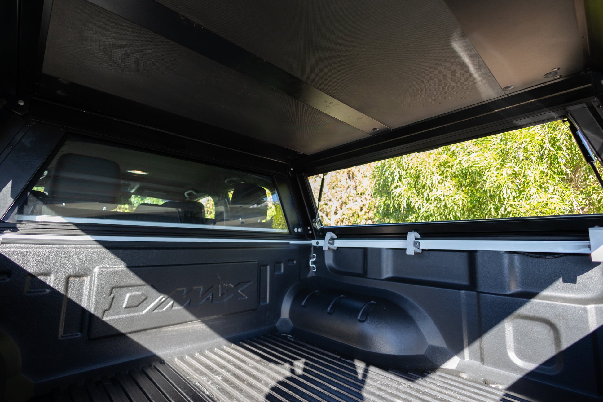EasyCap Isuzu Dmax 2012+ - Strictly Outdoors